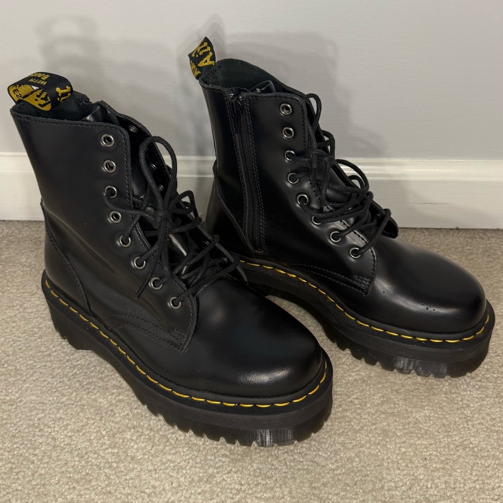 Dr. Martens JADON BOOT SMOOTH LEATHER PLATFORMS